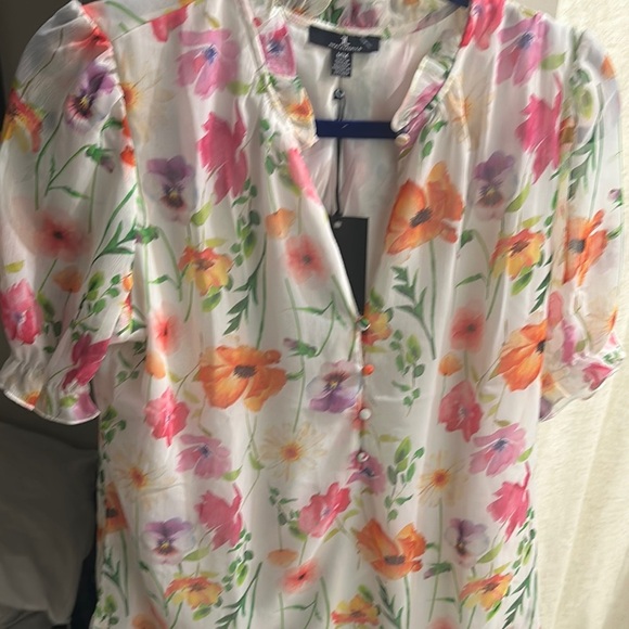 Floral Women's Top - Picture 1 of 3